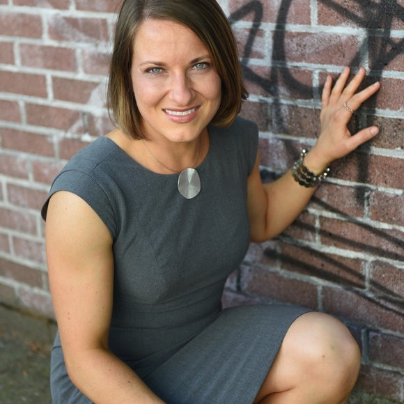 Meet your Posher, Alynn - Picture 1 of 4